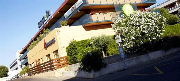 Campanile Centre Mas-carbonnel Hotel 3*