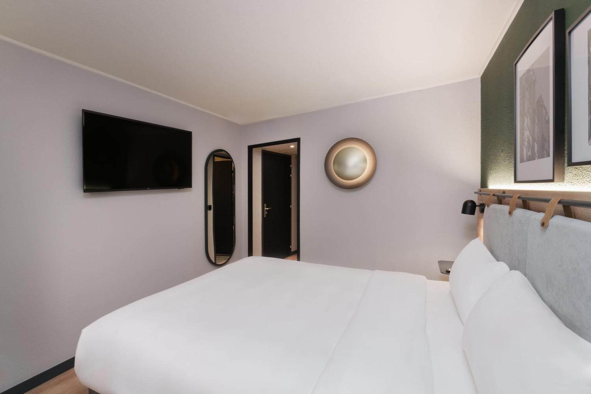 Campanile Centre Mas-carbonnel Hotel 3*