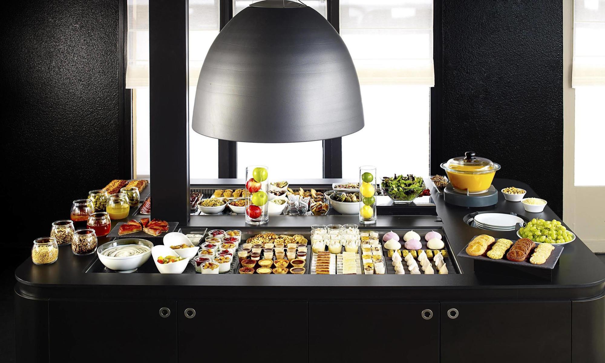 Hotel Campanile Centre Mas-carbonnel 3*